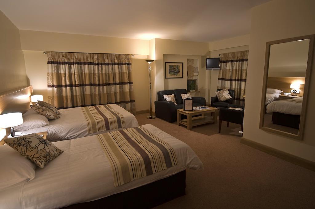 Beach Hotel & Restaurant Downings Room photo